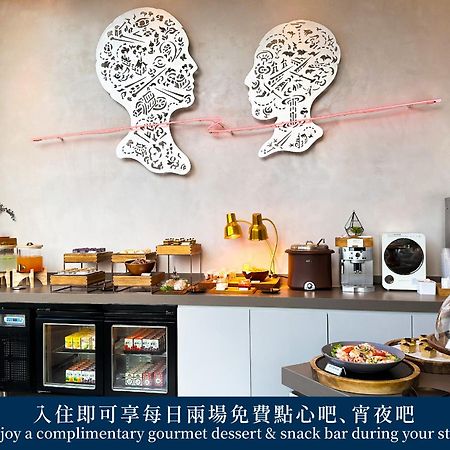 Brio Hotel Kaohsiung Bagian luar foto