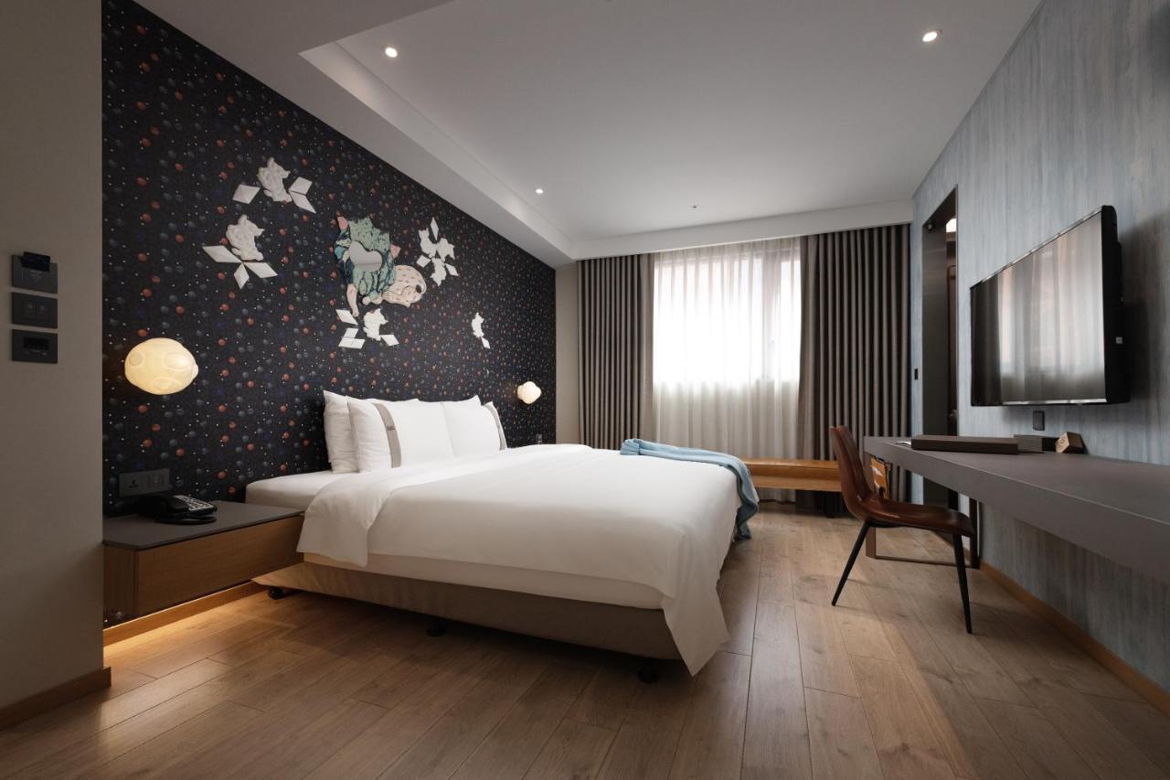 Brio Hotel Kaohsiung Bagian luar foto