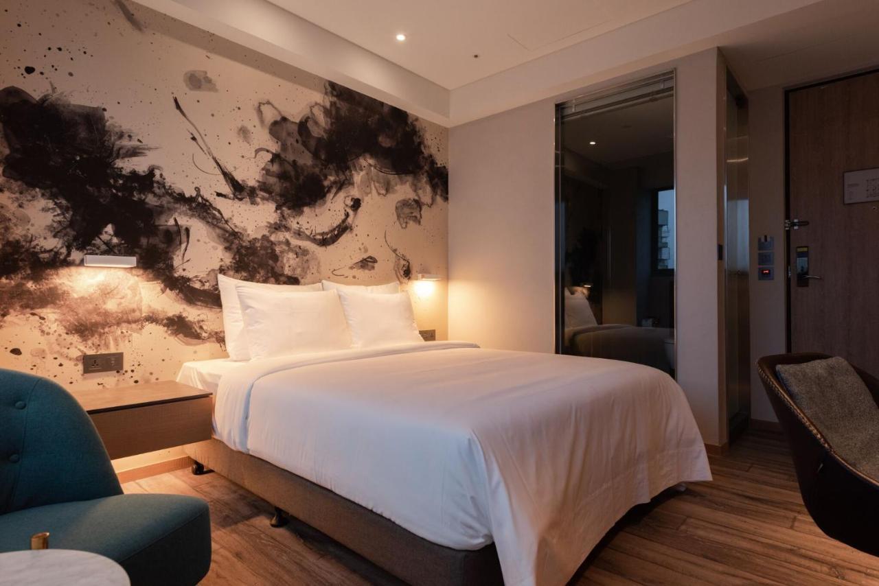Brio Hotel Kaohsiung Bagian luar foto