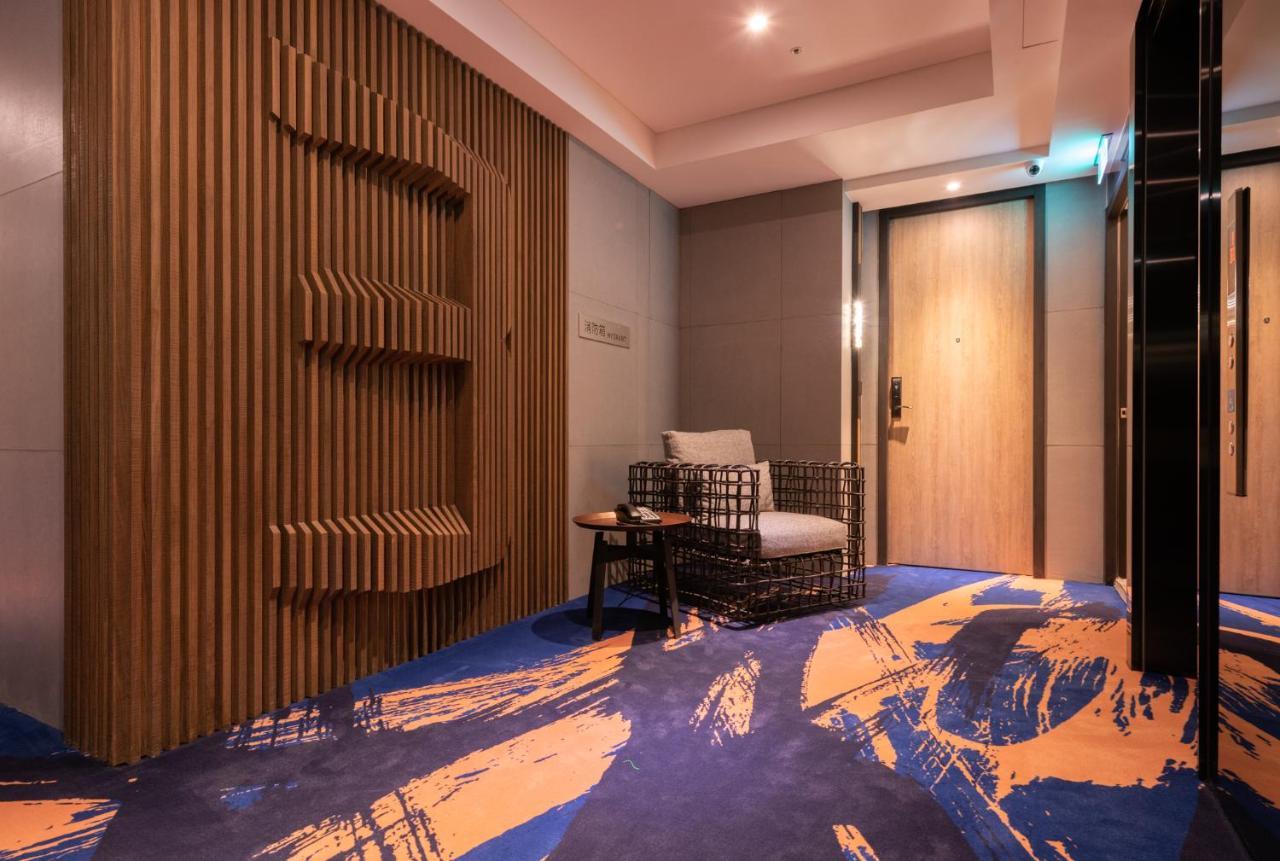 Brio Hotel Kaohsiung Bagian luar foto
