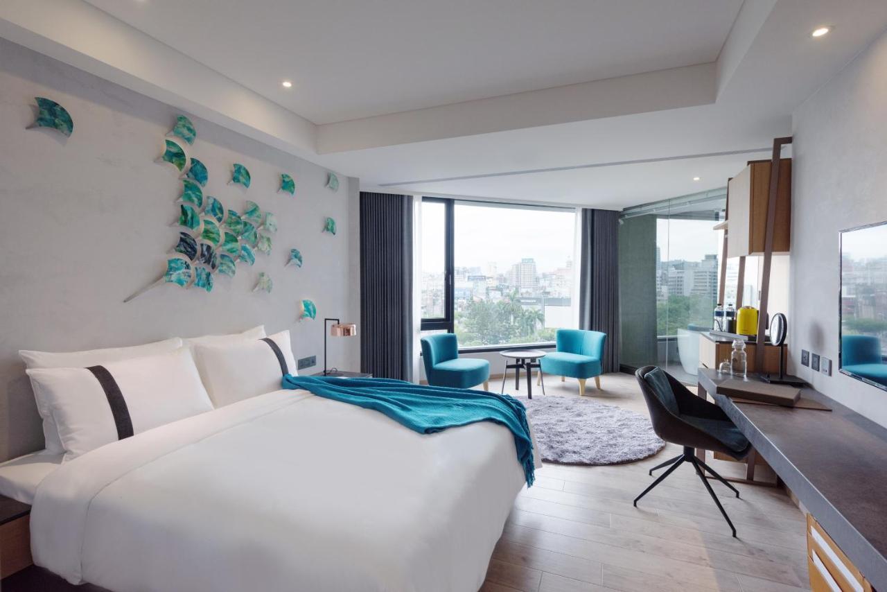Brio Hotel Kaohsiung Bagian luar foto
