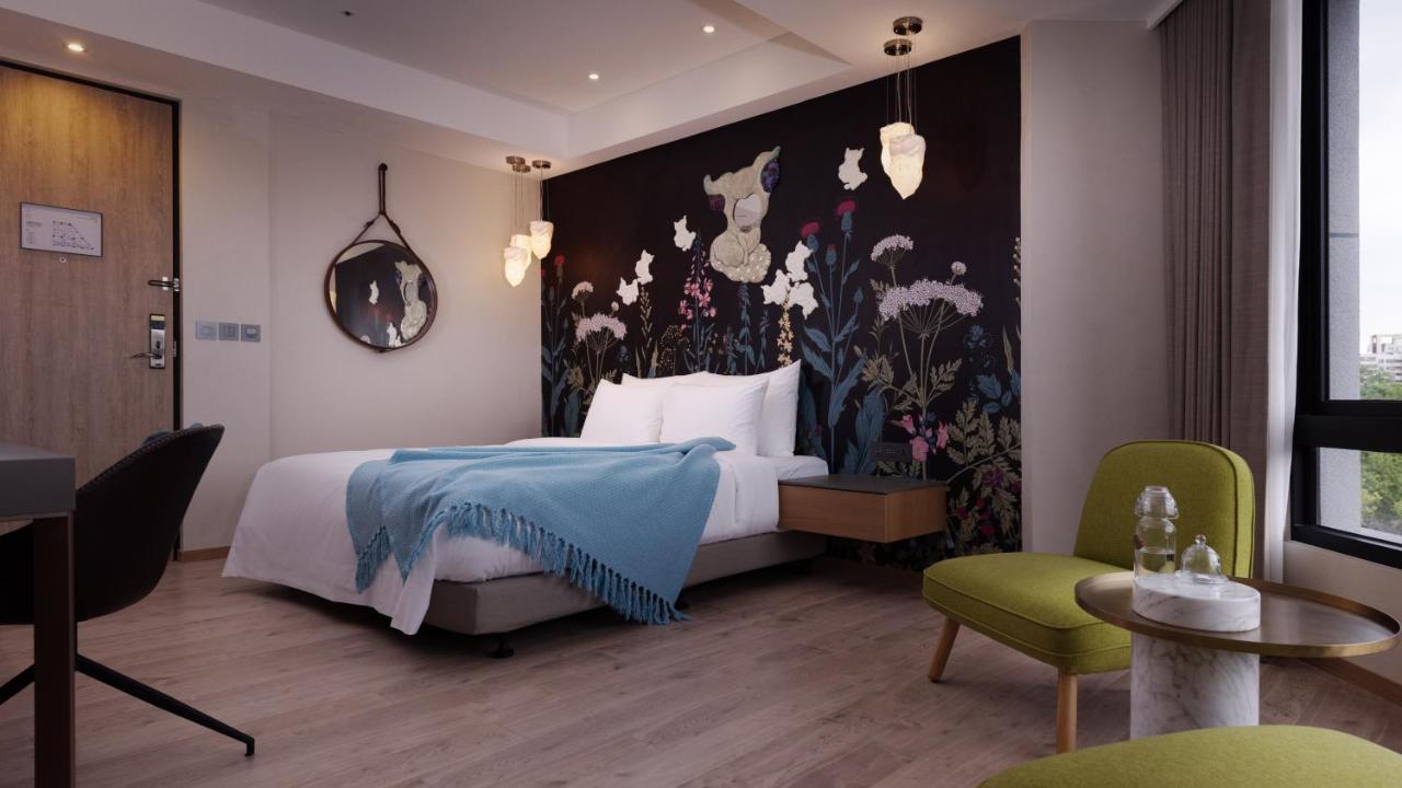 Brio Hotel Kaohsiung Bagian luar foto