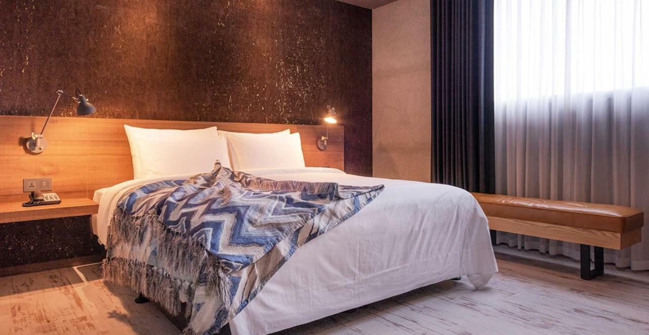 Brio Hotel Kaohsiung Bagian luar foto