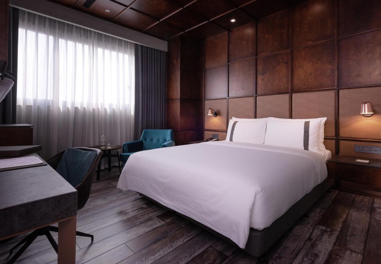 Brio Hotel Kaohsiung Bagian luar foto