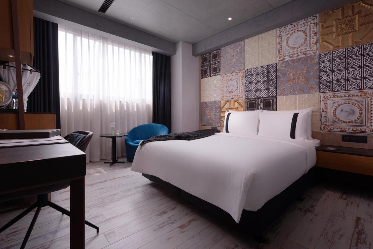 Brio Hotel Kaohsiung Bagian luar foto