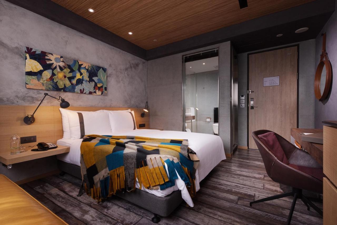 Brio Hotel Kaohsiung Bagian luar foto